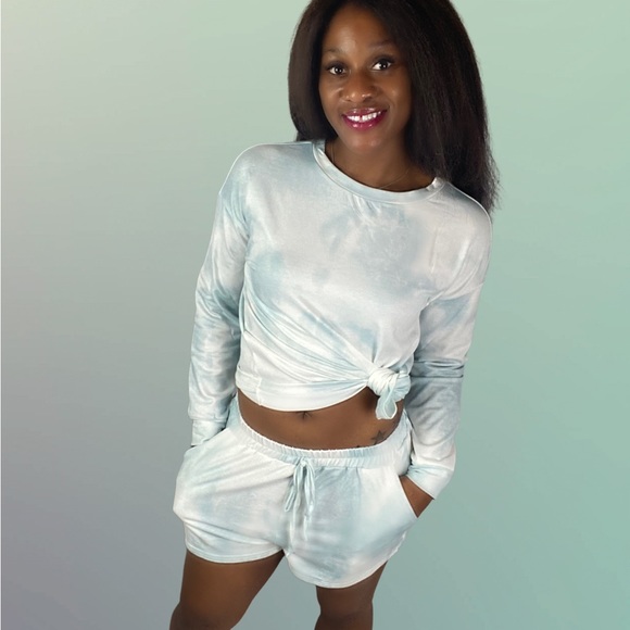 COPY - 1 small top ONLY ✨💕✨ - Picture 2 of 4